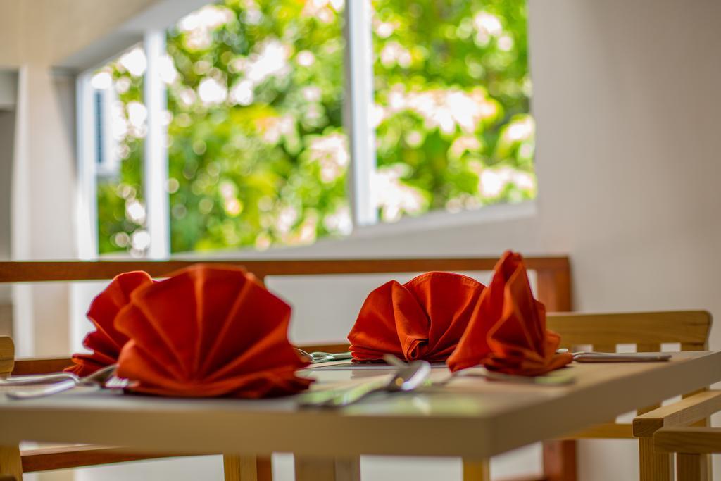 Kuredhi Beach Inn Maafushi Exterior photo